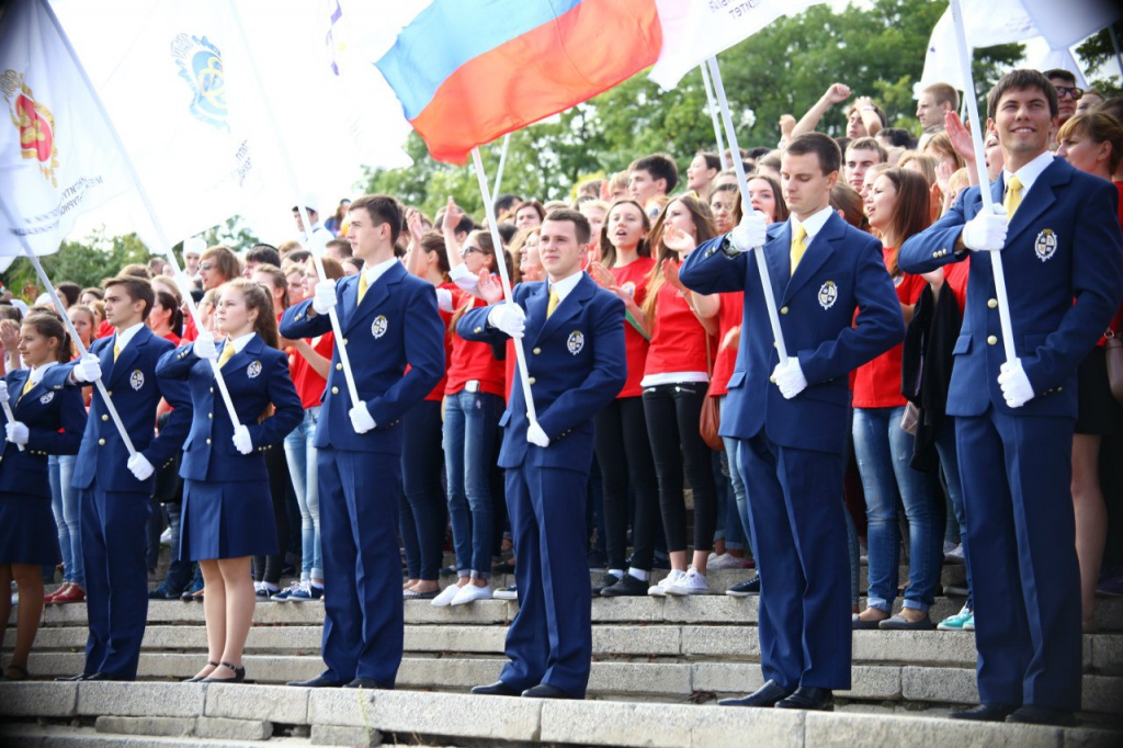 ВолГУ принял участие во всероссийском параде студенчества (2).jpg